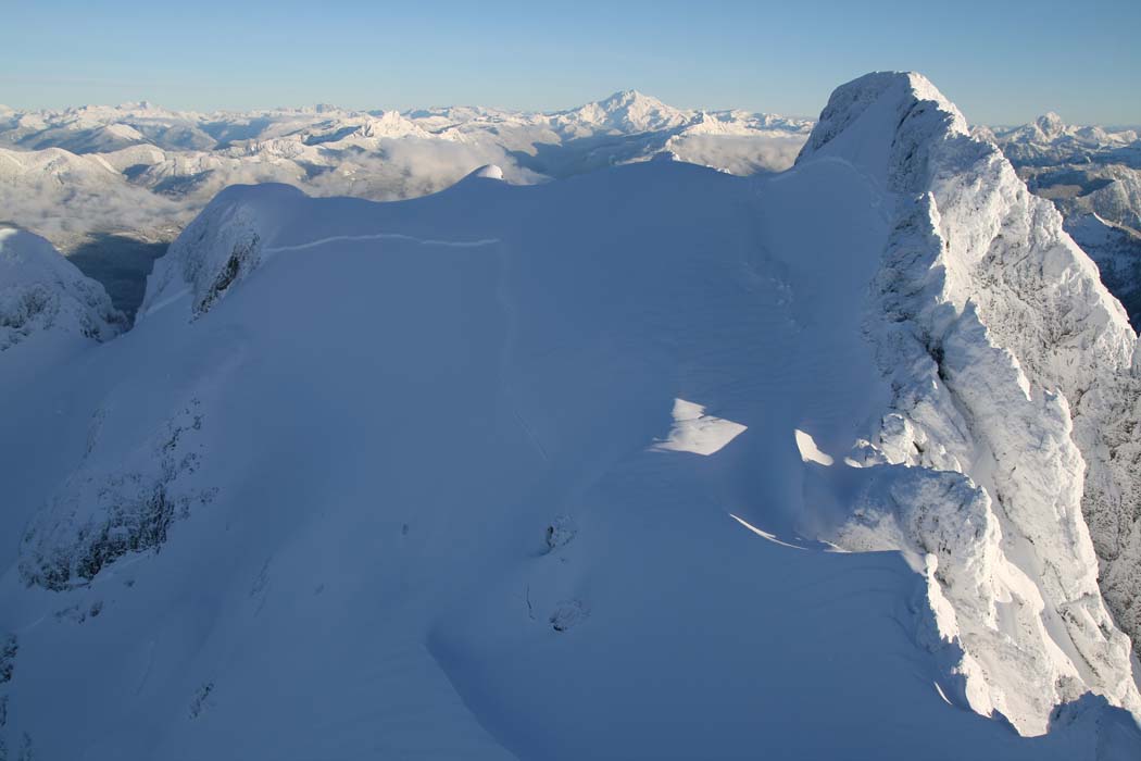 Whitehorse, N Face Avalanche Fracture Lines <br> (Whitehorse123107_16.jpg)