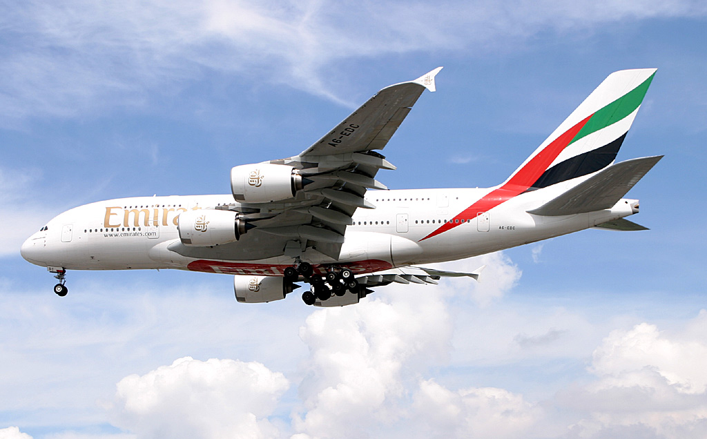 Emirates A-380 approaching LHR 27R in excellent light