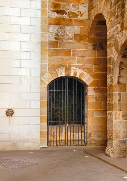 Doorway in stone1.jpg