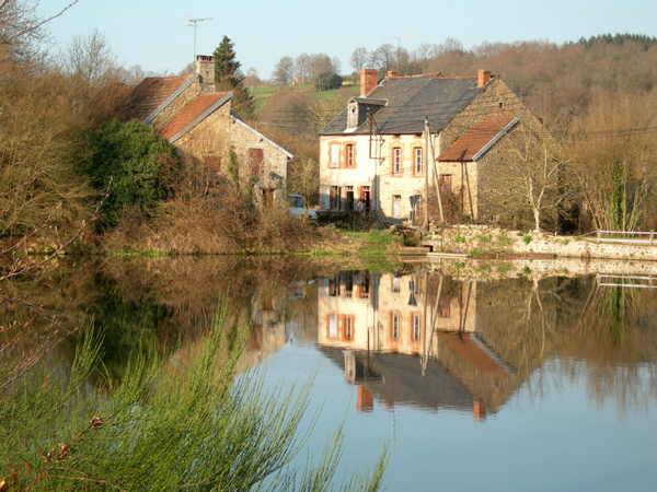 Mainsat reflection
