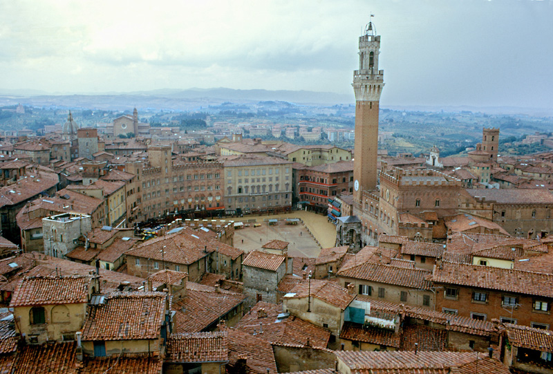 Piazza del Campo (Town Square), Siena, Italy