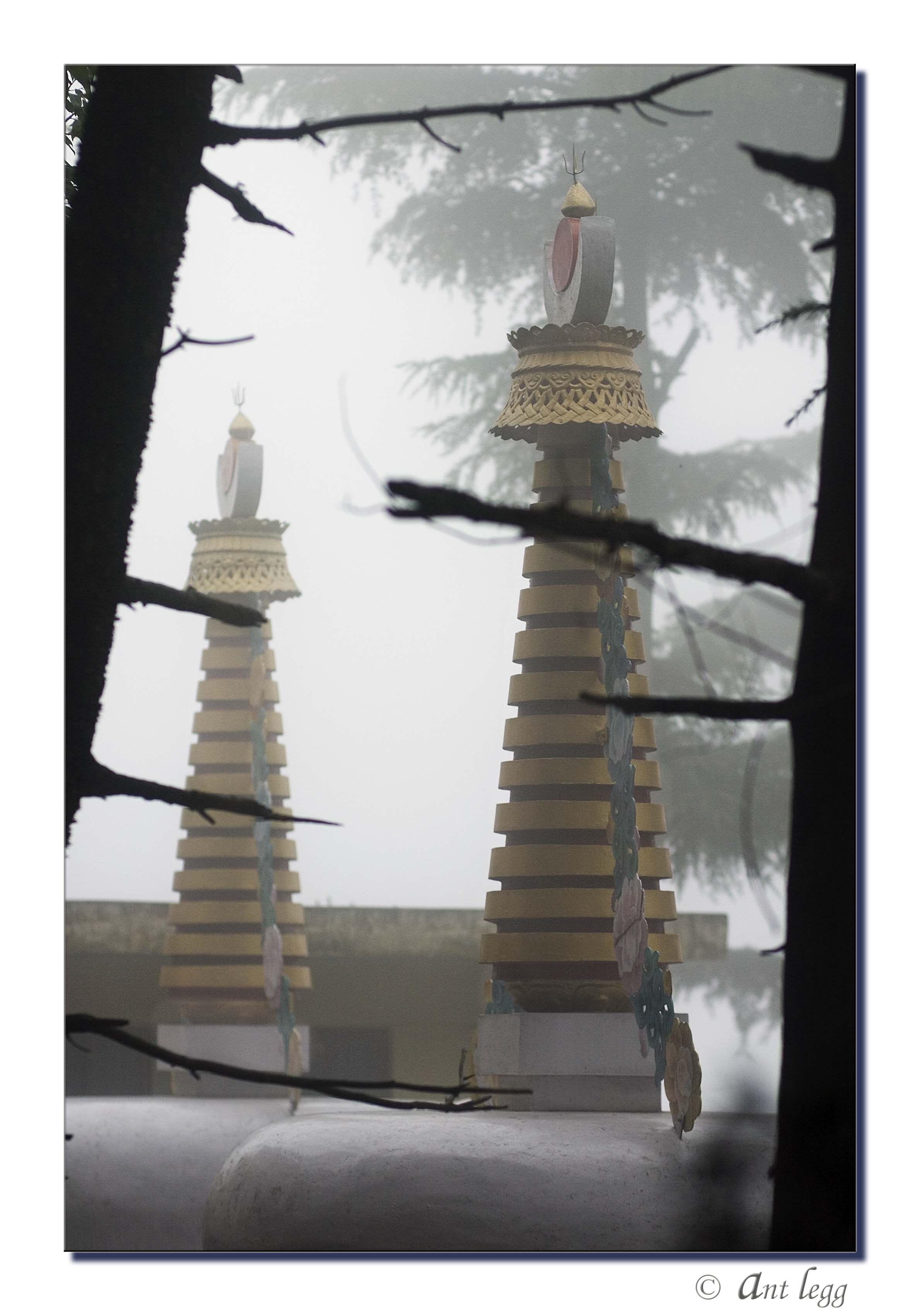 Foggy Chortens