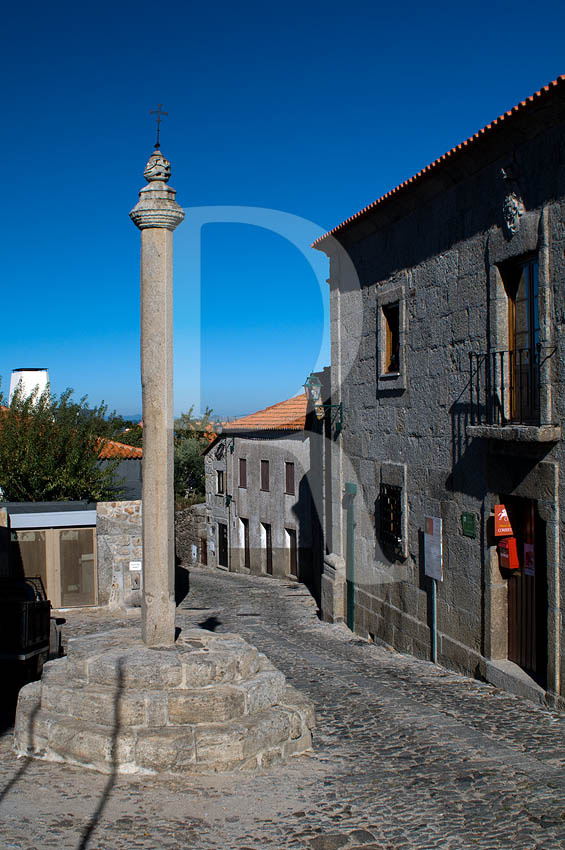 Pelourinho de Linhares (IIP)