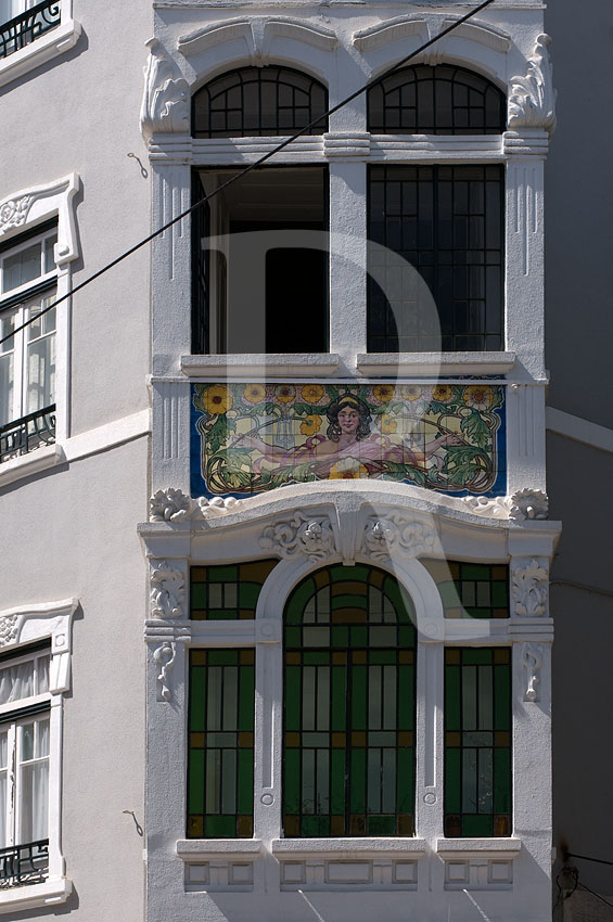 Prdio na Rua Saraiva de Carvalho, n242 a n246 (IM)
