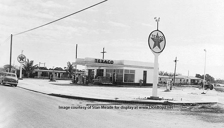 1950s - Texaco gas station