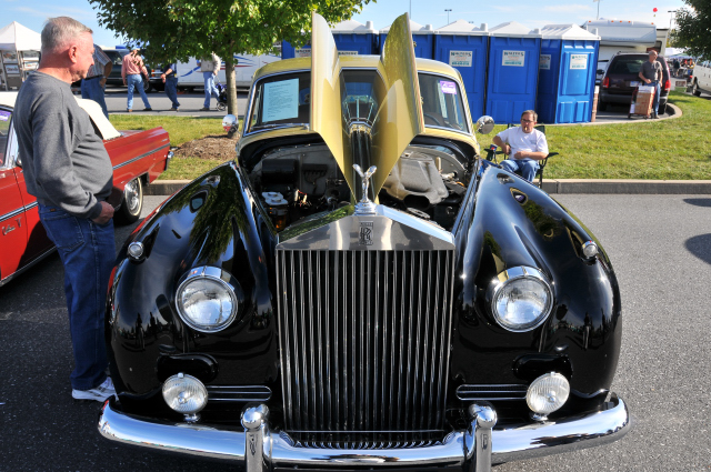 1962 Rolls-Royce Silver Cloud II, $59,900