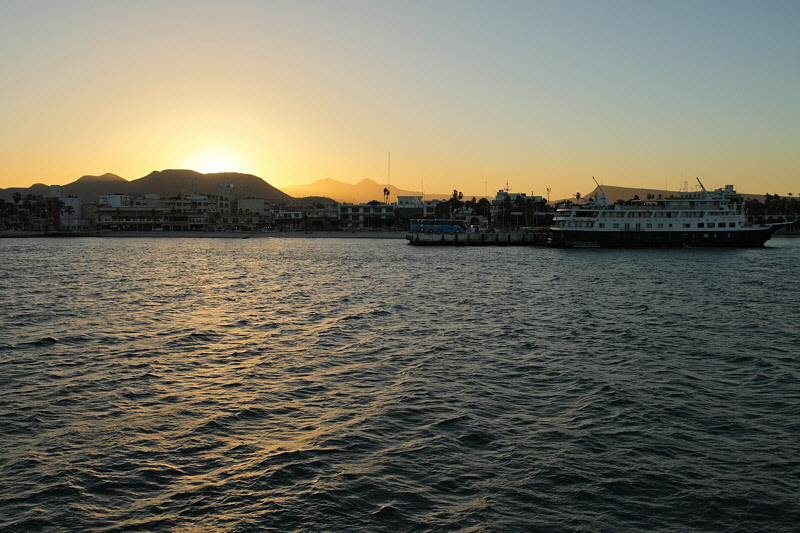 Sunrise in La Paz Harbor (9775)