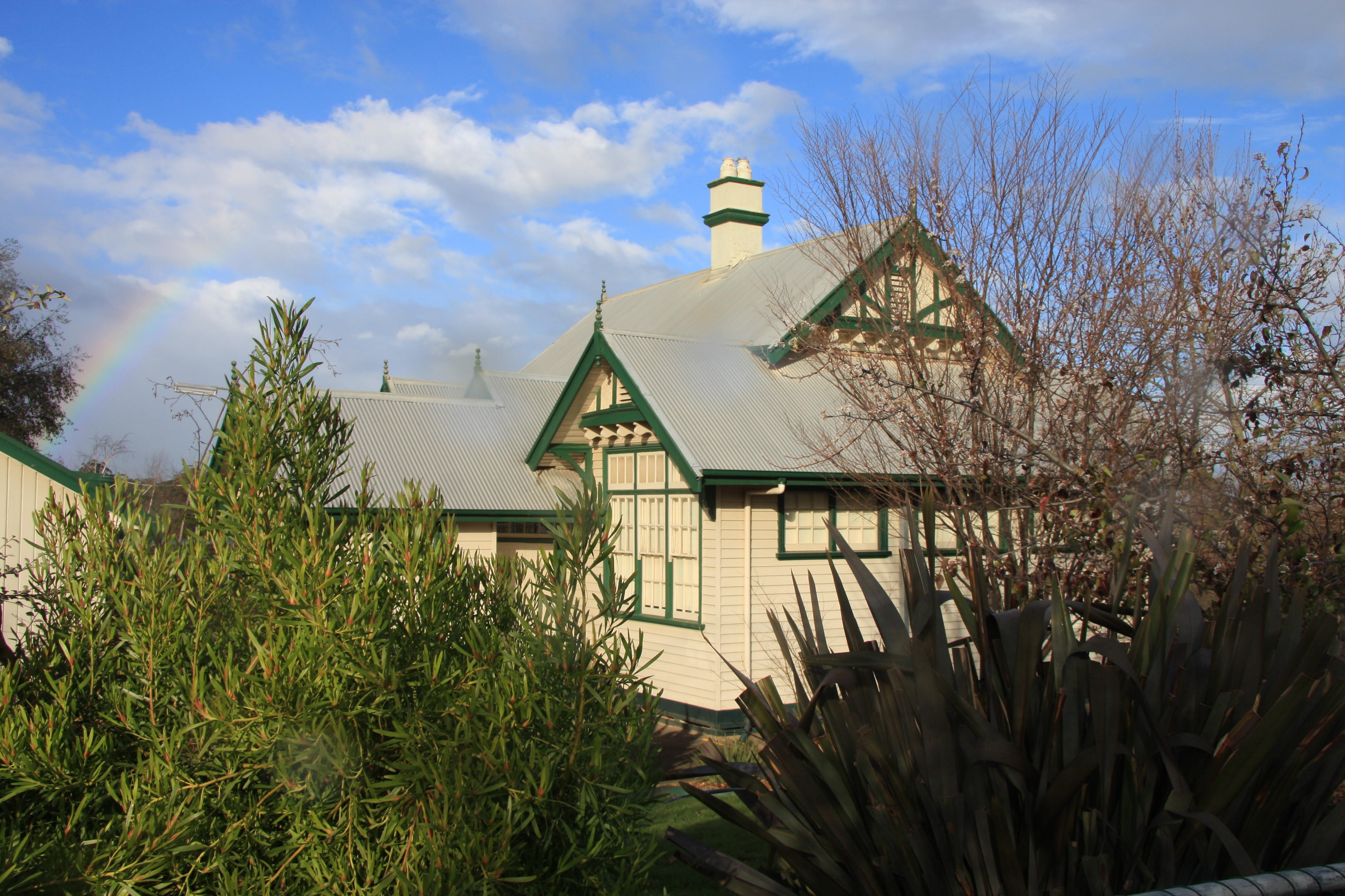 12  Country School