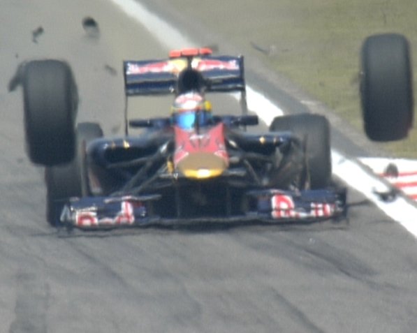 Buemi_crash.jpg