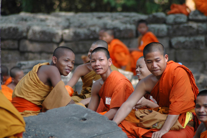 Young monks near the Baphuon.