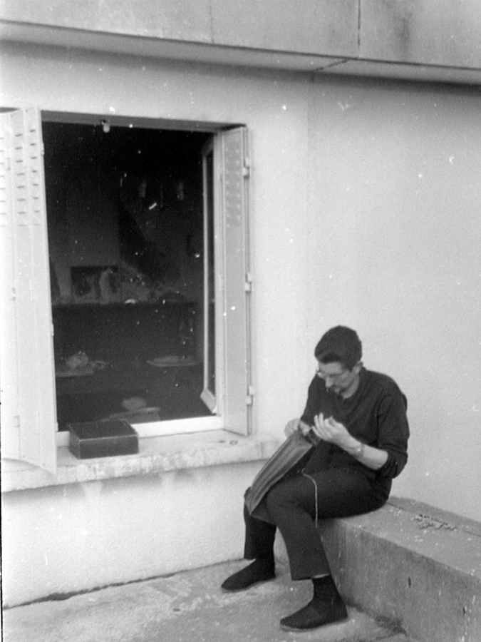 JM reprise sur la terrasse. Dmnagement aux Marronniers