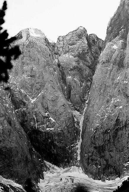 Face Nord du Piton Carr entre Pointe de Chausenque et Pique Longue
