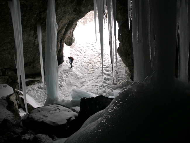 Gruta helada de Lecherines