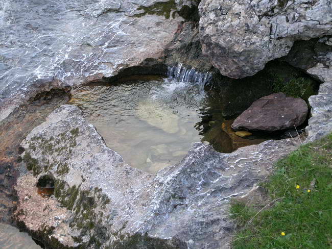 Petite fontaine  Peyrelue