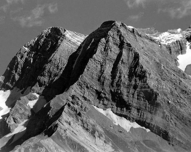 Grand et Petit Astazou, couloir Swann. 7 octobre 1955 NW du Petit Astazou