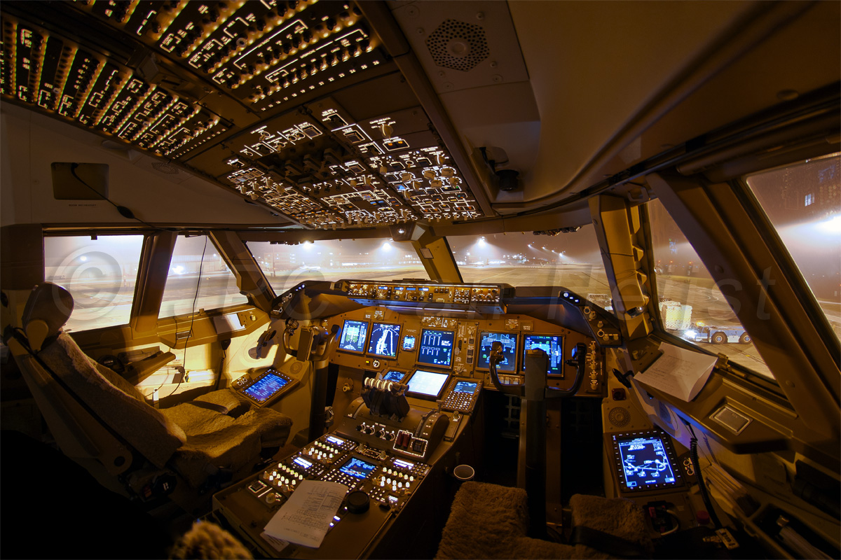 747-8 Flightdeck