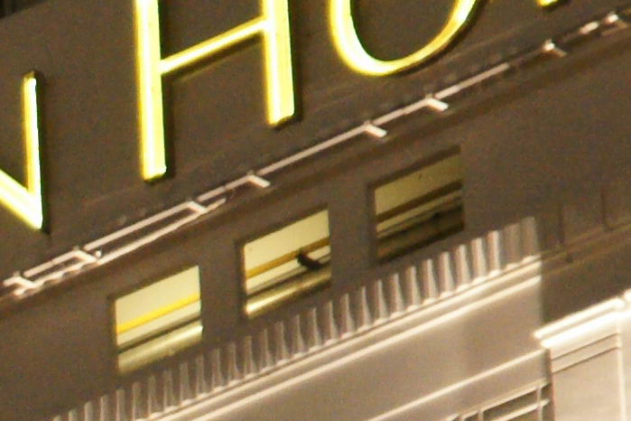 ISO 1600 @ 100% crop