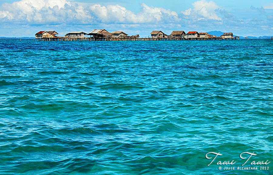 Badjao houses on stilts