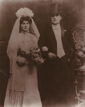 Wedding photo of grandma Anna and grandpa Louis - mother's side (1907)