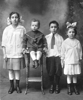 Left to right (father's side): Aunt Rose, Paul (Richard's father), uncle Harry and aunt  Peggy - circa 1915.