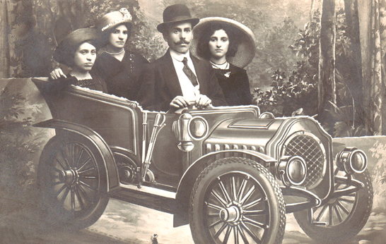 Front: Grandma Gussies brother Lippy and his wife Sarah - fathers side (circa 1915)