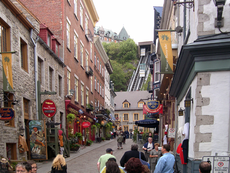 Sous-le-Fort - the funicular connecting Upper & Lower Towns is in the background. Also seen is the top of Le Chteau Frontenac.