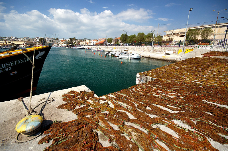 LAVRIO ...