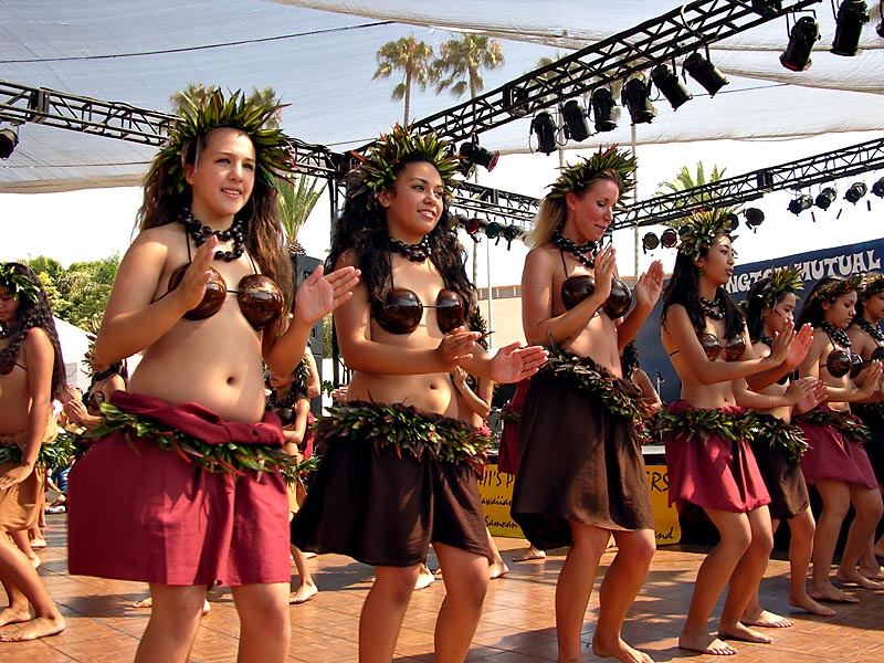 Puahis Polynesian Dancers