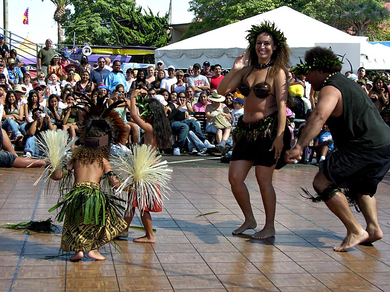 Puahis Polynesian Dancers