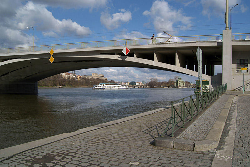 Stefanikuv Most