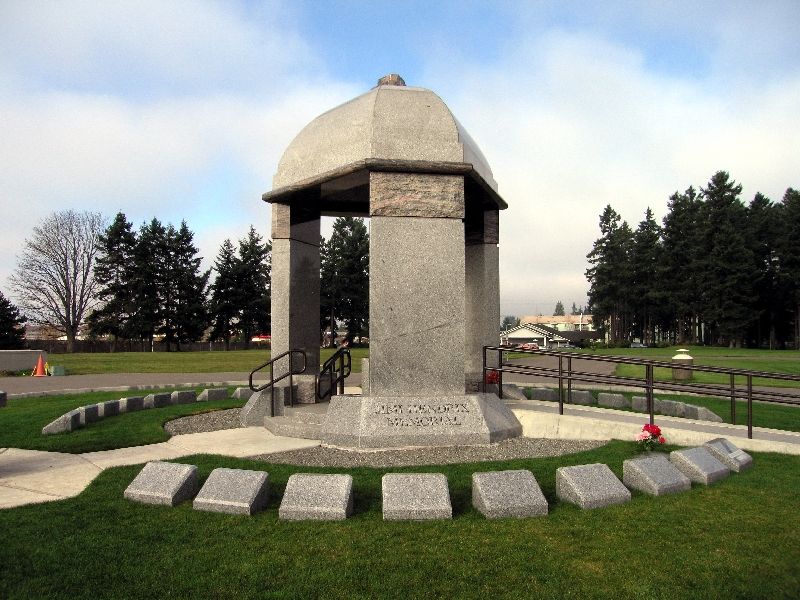 2005-11 - Jimi Hendrix Grave - IMG_1067.jpg