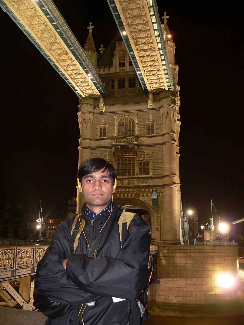 Me at the Tower Bridge London - 50947.JPG