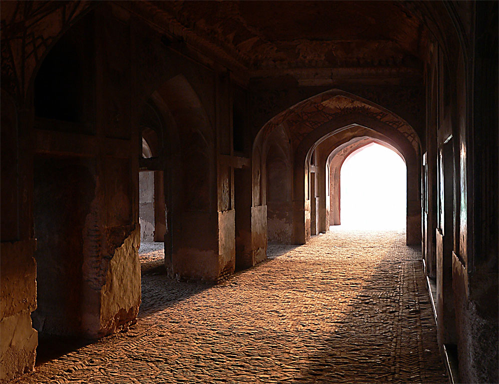 Arches at Noor Jehans Tomb - 0097.jpg