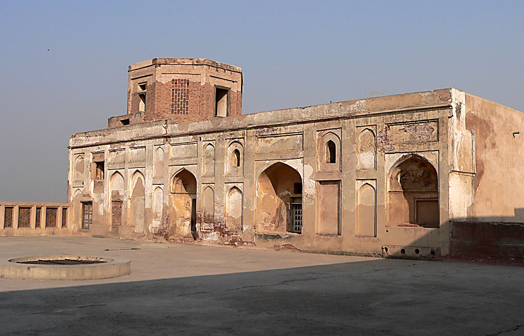Lahore Fort - P1000235.jpg