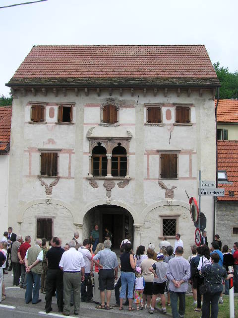 Alchemist House Valdenogher <a href=http://www.dolomiti.it/ita/zone/alpago/tambre.htm>(Tambre)</a>