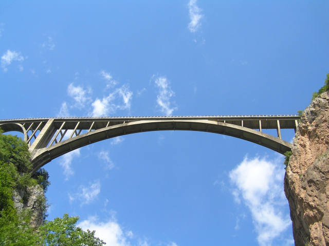 Bridge on Tara