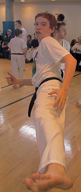 karatekickDSC04015.jpg