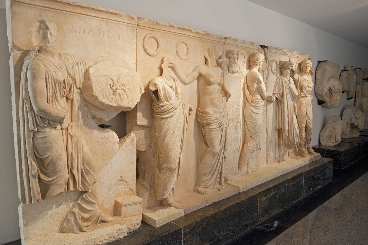 Aphrodisias Museum March 2011 4693.jpg