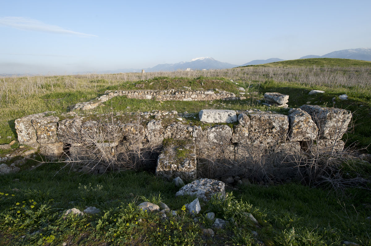 Laodikeia ad Lycum Building along road to theatre 4778.jpg