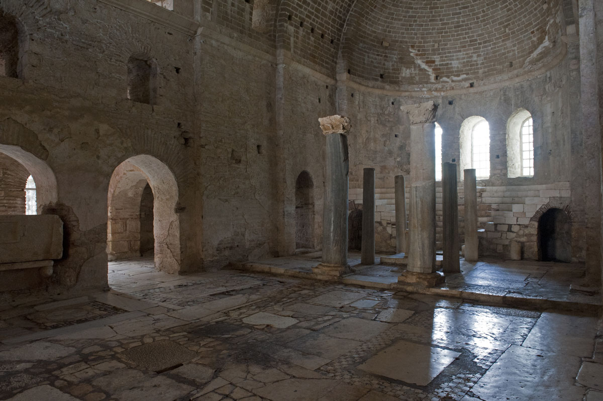 Myra Saint Nicolas church March 2011 5803.jpg