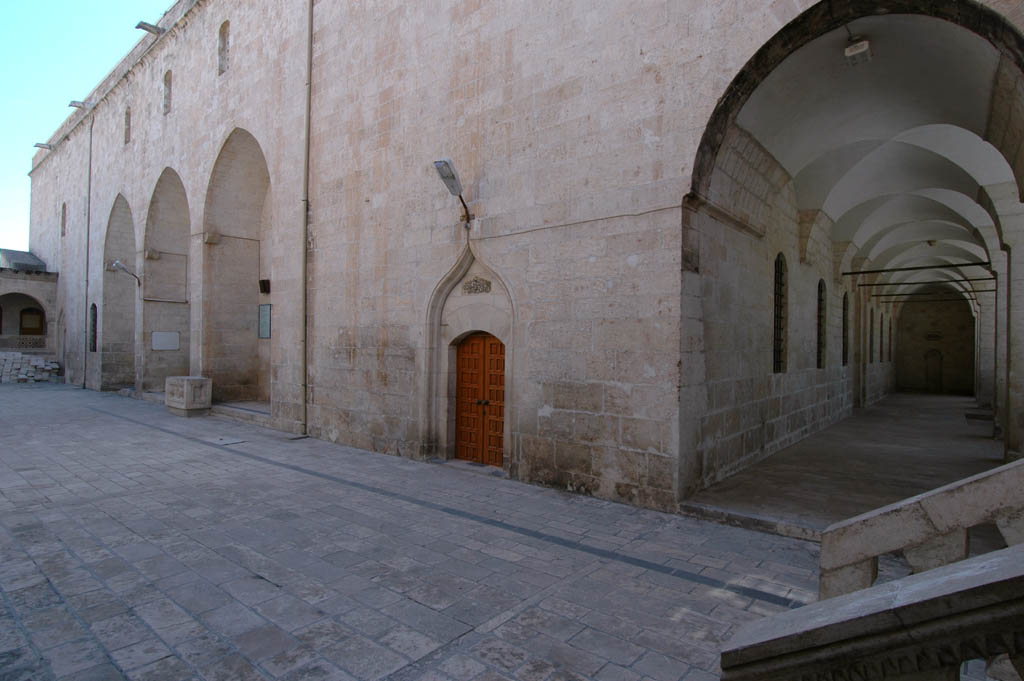 Şanlıurfa at Salahiddini Eybi Mosque 3671.jpg