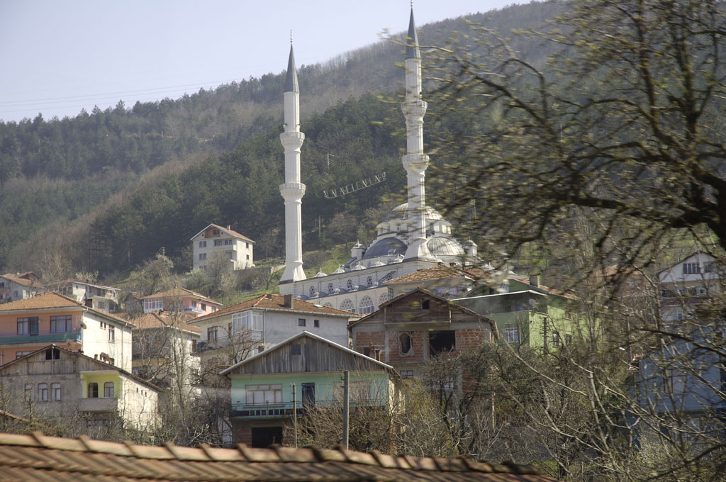 Bahcecik view of mosque 1493.jpg