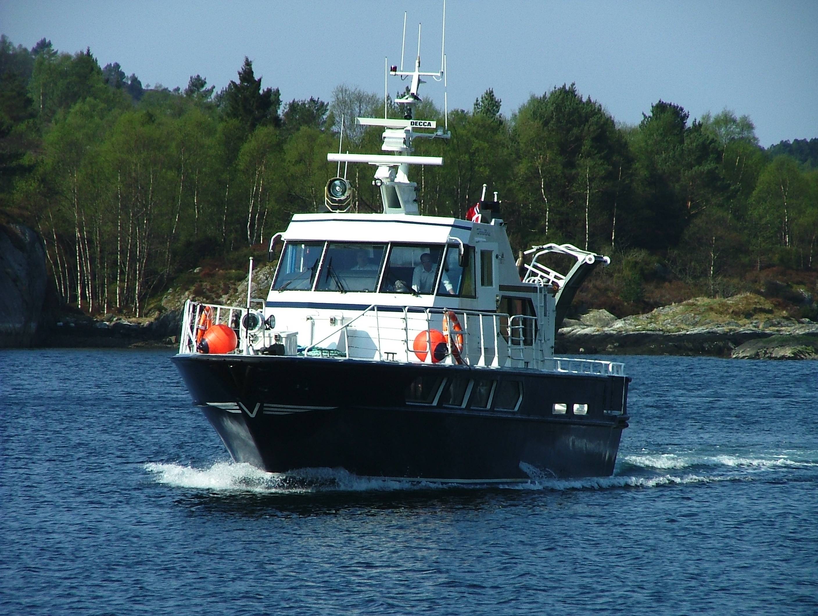 TorneRose - Captain Kjell Arne Indreb and Karstein Elnes in Cockpit