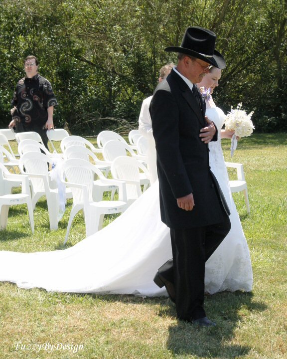 dsc09535 sample Dad delivers the bride.jpg