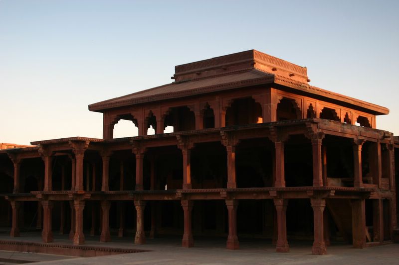 Columns - Khwabgah, Fatehpur Sikri, India