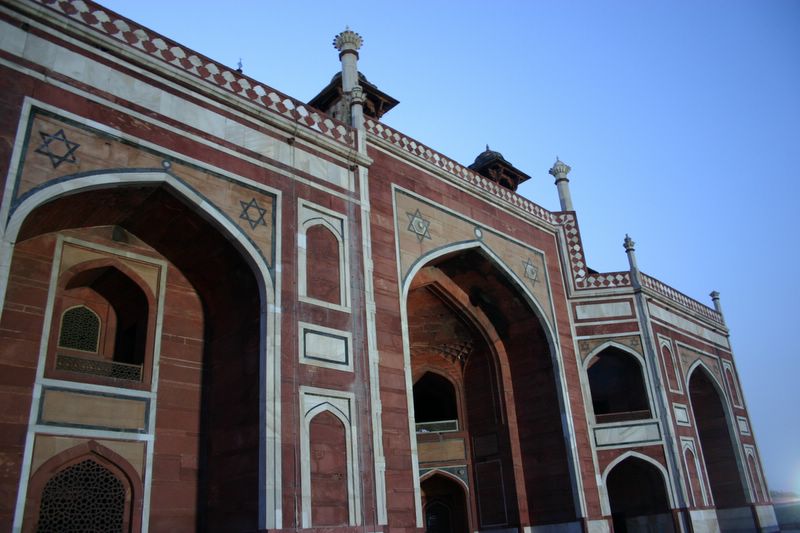 The facade, Humayuns tomb, Delhi