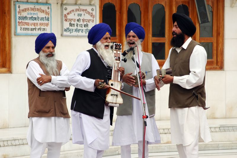 Religious singers, Golden temple, Amritsar, Punjab