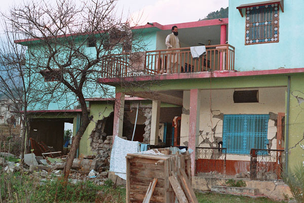 Earthquake damage in Bagh