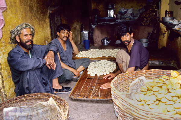 Making Kulche in Muzaffarabad