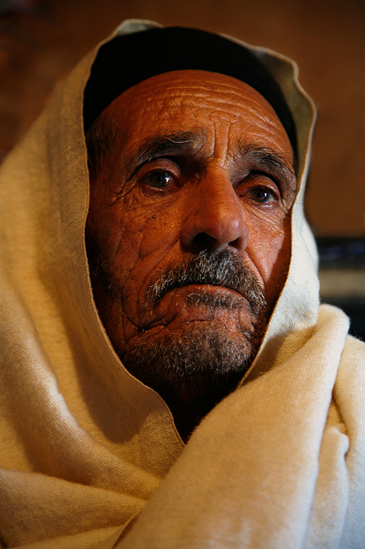 060308-014 Berber man w.jpg